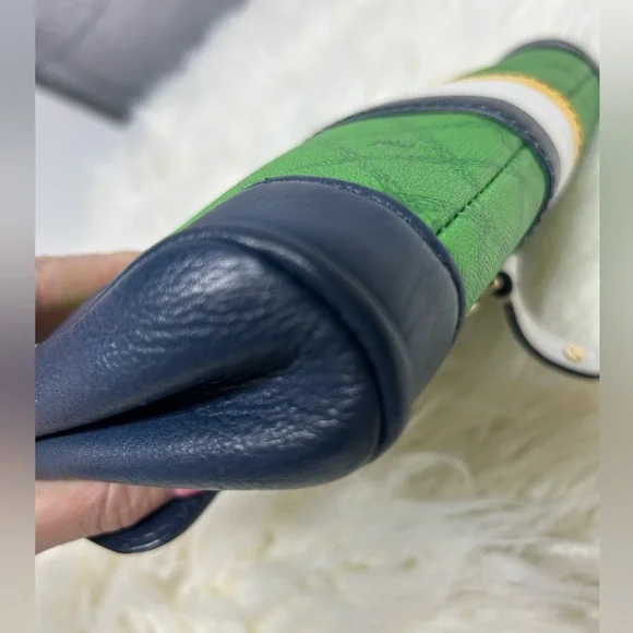 L.A.M.B. ✨SAMPLE✨Designer Ombré Clutch - Picture 6 of 9